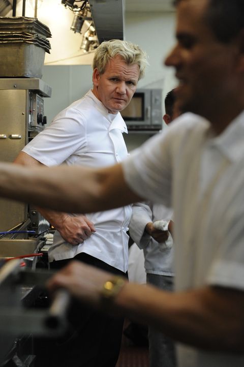 Retter in Not: Gordon Ramsay besucht heute das Restaurant "Grasshopper Also" in Carlstadt in New Jerse, dessen Besitzer um das Überleben des Lokals... - Bildquelle: Fox Broadcasting.  All rights reserved.