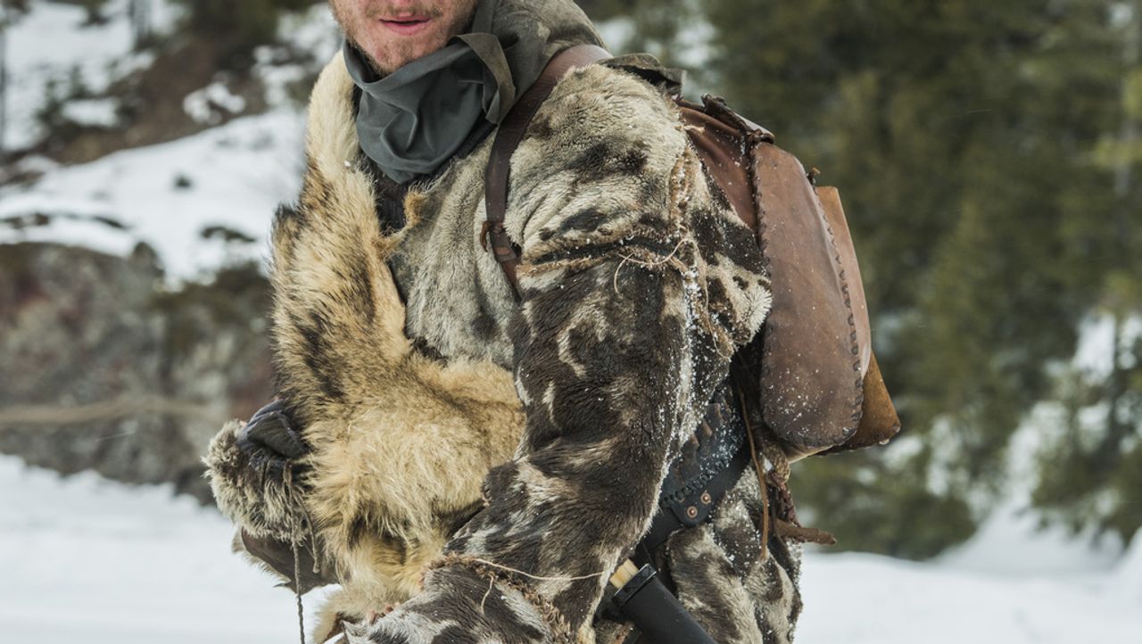 Seine Überlebensfähigkeiten werden in der Wildnis getestet: Bjorns (Alexander Ludwig) ... - Bildquelle: 2016 TM PRODUCTIONS LIMITED / T5 VIKINGS III PRODUCTIONS INC. ALL RIGHTS RESERVED.