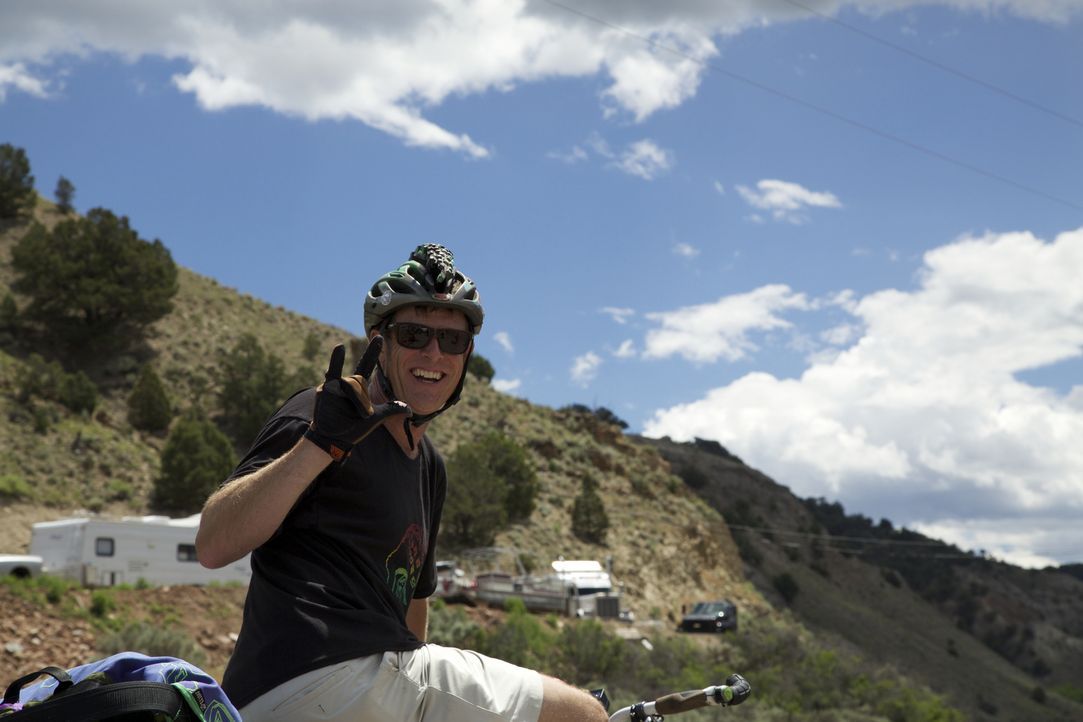 Mountainbiker Steve Novy und seine Freunde nehmen es mit der Wildnis der Rocky Mountains auf. - Bildquelle: 2016,DIY Network/Scripps Networks, LLC. All Rights Reserved.