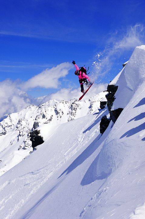 Keine Piste ist zu riskant, kein Abhang zu steil: Extrem-Snowboarderin Kittie (Jana Pallaske) ... - Bildquelle: TM & Copyright   2002 by Paramount Pictures. All Rights Reserved.