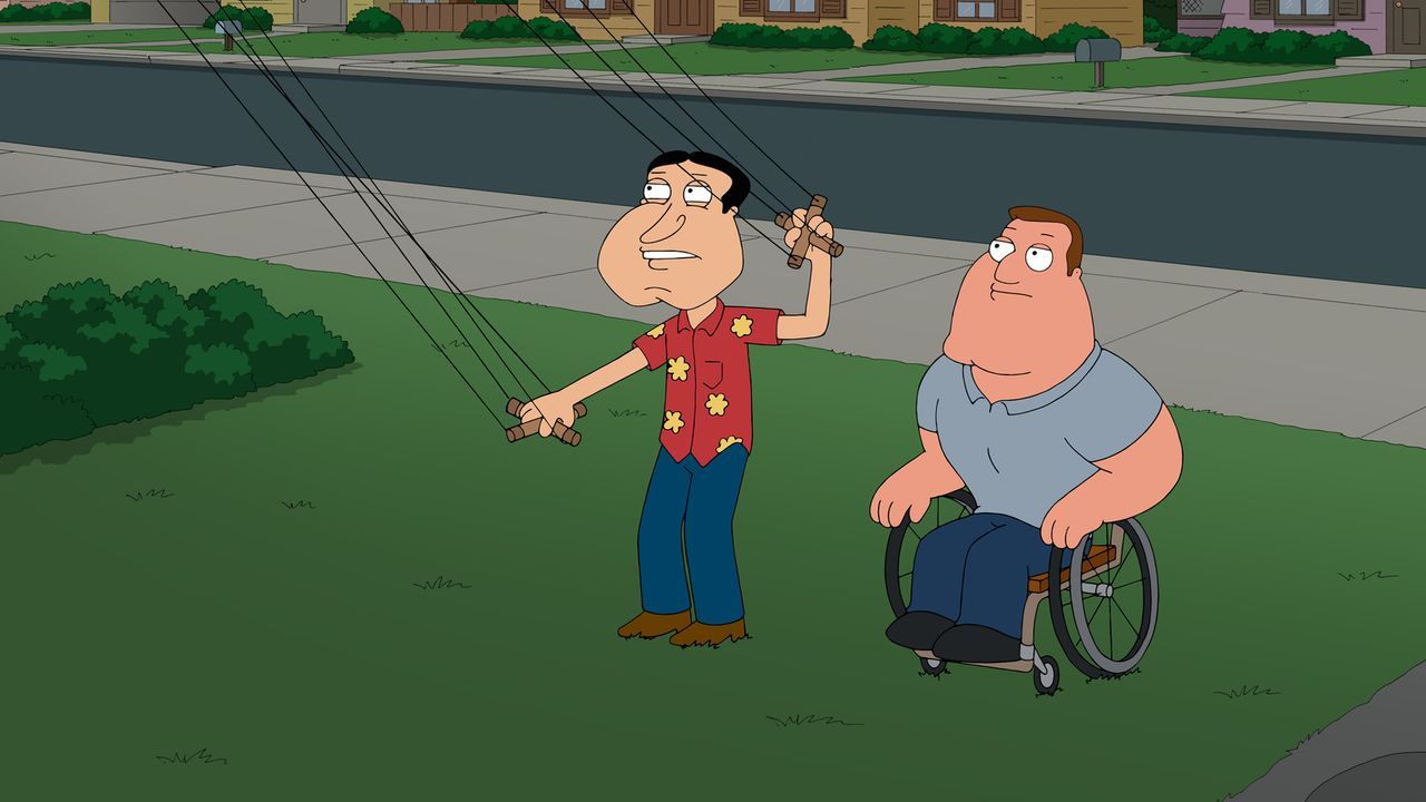 Versuchen, Peter bei seinem Problem zu helfen: Joe (r.) und Quagmire (l.) ... - Bildquelle: 2014 Twentieth Century Fox Film Corporation. All rights reserved.