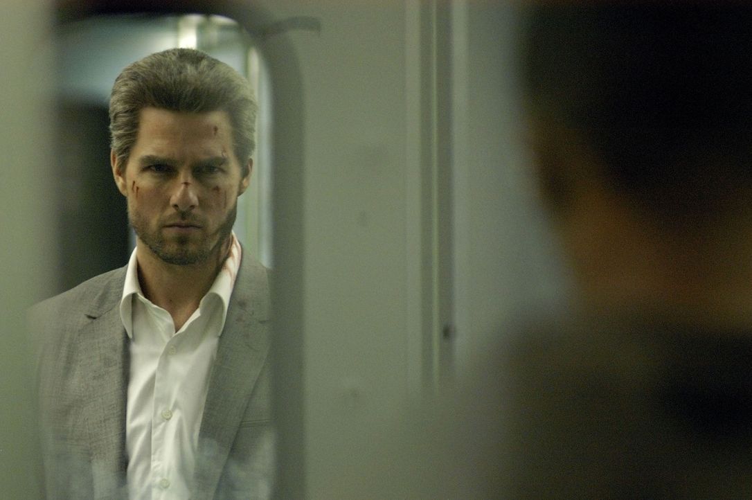 Profikiller Vincent (Tom Cruise) soll innerhalb einer einzigen Nacht 5 Kronzeugen, die in einem Prozess gegen die Mafia aussagen, beseitigen. Um die... - Bildquelle: TM &   Paramount Pictures. All Rights Reserved.