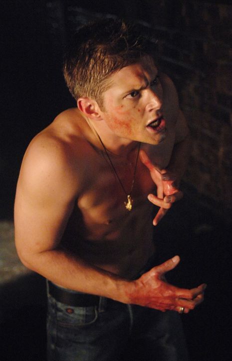 Für Sam ist es nicht ersichtlich, mit wem er es zu tun hat - Mit Dean (Jensen Ackles) oder dem Formwandler? - Bildquelle: Warner Bros. Television