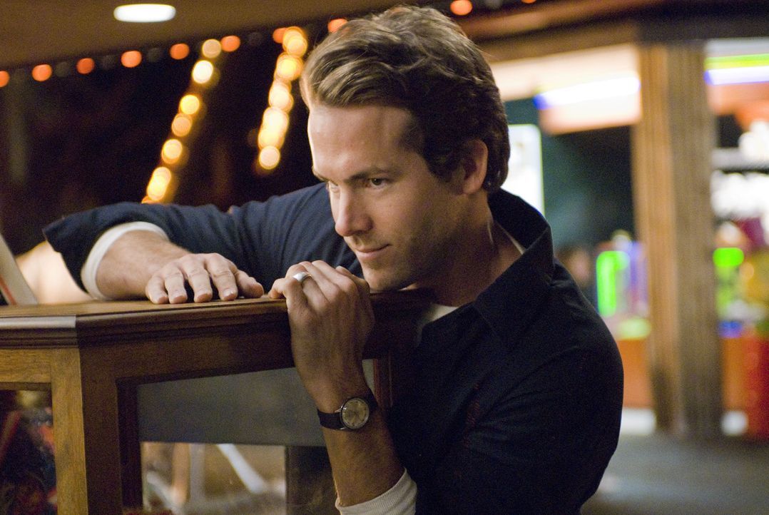 Noch ahnt James nicht, dass der ältere Mike (Ryan Reynolds) ein Verhältnis mit seiner Em hat ... - Bildquelle: Miramax Films. All rights reserved