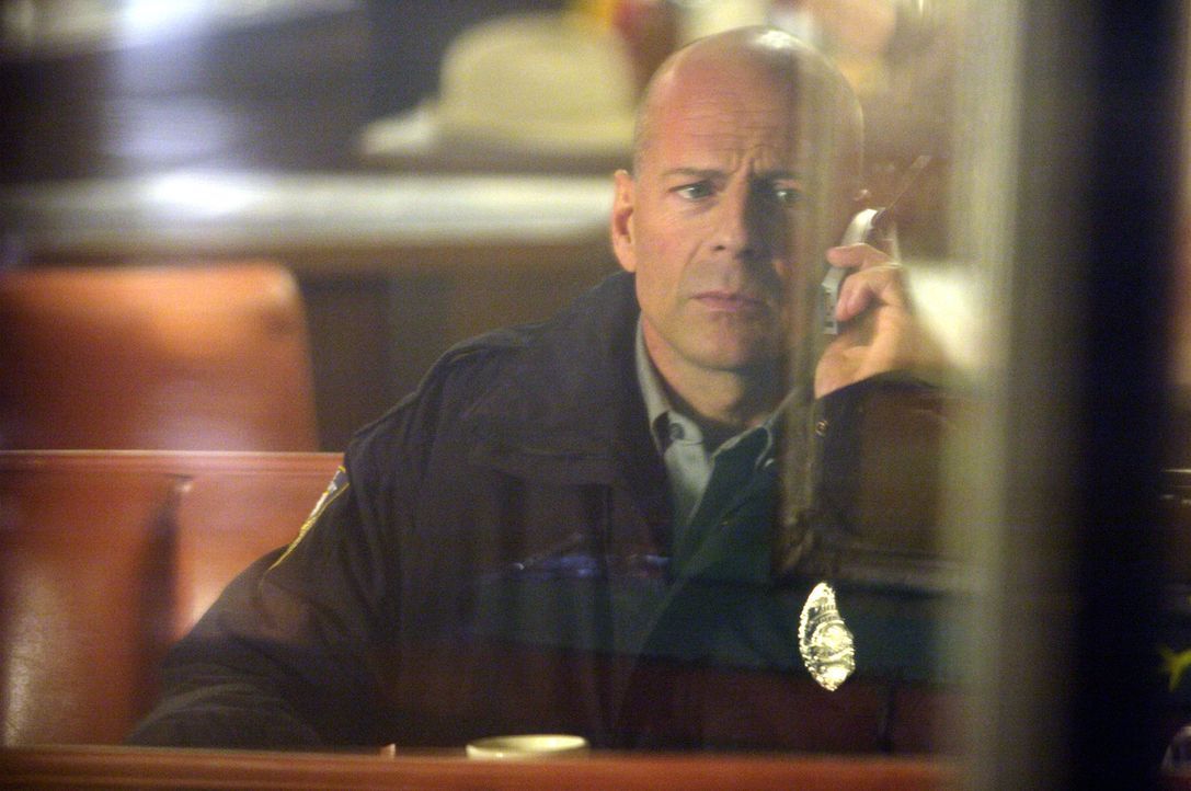 Nach einem fatalen Fehler lässt sich Talley (Bruce Willis) in eine Kleinstadt versetzen, wo er nun als Sheriff von Ventura County arbeitet. Eines Ta... - Bildquelle: 2004 Hostage, LLC. All Rights Reserved
