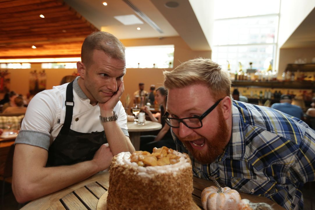 Josh Denny (r.) - Bildquelle: 2017,Television Food Network, G.P. All Rights Reserved