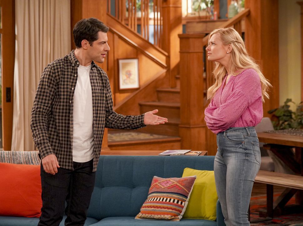 Dave Johnson (Max Greenfield, l.); Gemma Johnson (Beth Behrs, r.) - Bildquelle: Ron P. Jaffe © 2020 CBS Broadcasting, Inc. All Rights Reserved. / Ron P. Jaffe
