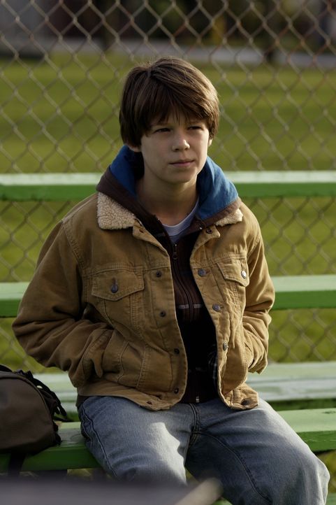 Rückblick: Sam (Colin Ford) wurde vom Schulhofschläger schikaniert, während Dean sehr beliebt war ... - Bildquelle: Warner Bros. Television
