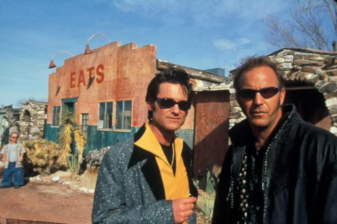 Während der Internationalen Elvis-Woche wollen Michael Zane (Kurt Russell, l.) und Thomas Murphy (Kevin Costner, r.) mit Hilfe dreier Komplizen, das... - Bildquelle: Francise Pictures