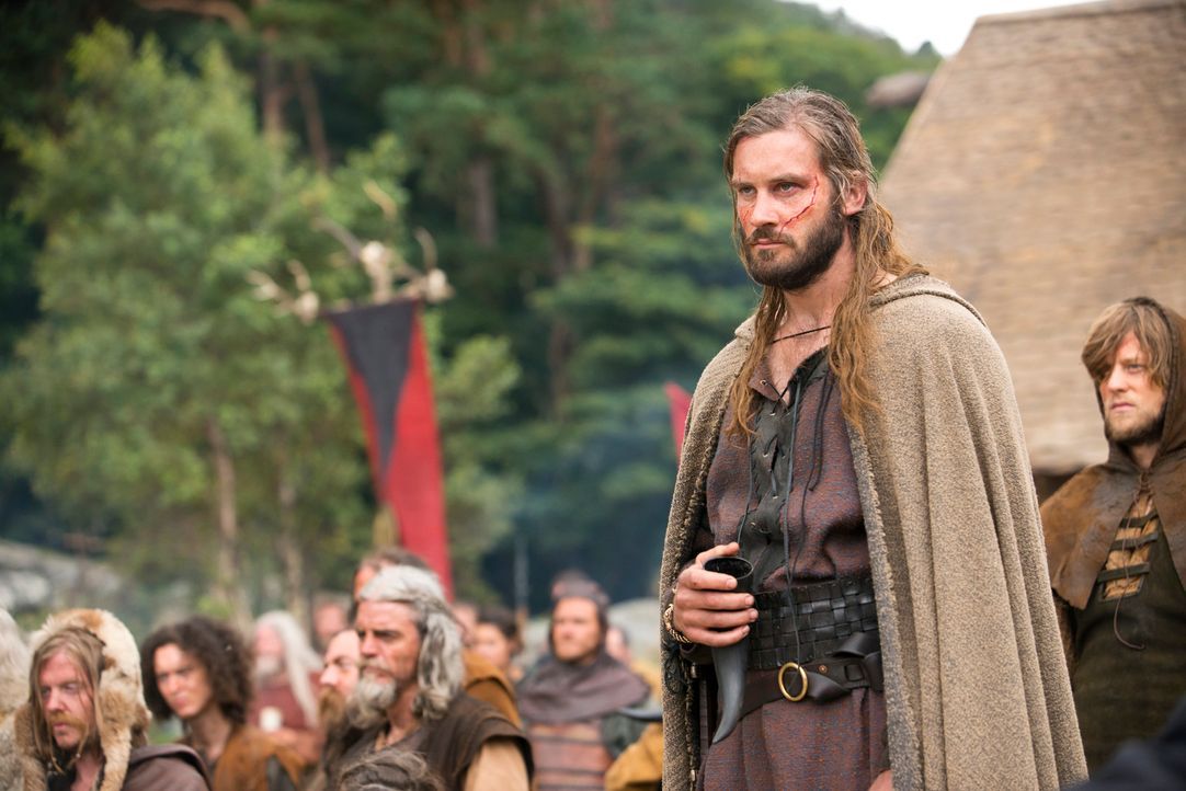 Macht der Witwe des Earls ein dubioses Angebot: Rollo (Clive Standen) ... - Bildquelle: 2013 TM TELEVISION PRODUCTIONS LIMITED/T5 VIKINGS PRODUCTIONS INC. ALL RIGHTS RESERVED.