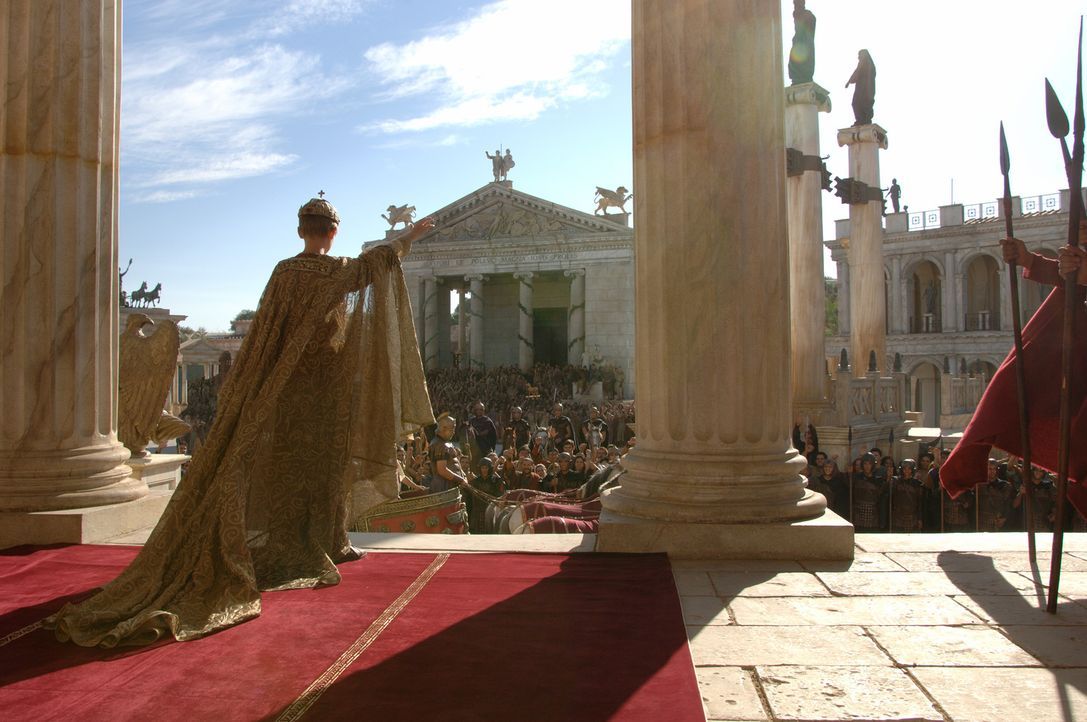 Am Tag seiner Krönung muss der erst 12-jährige Kaiser Romulus Augustus (Thomas Sangster) erleben, wie Barbaren seine Eltern töten, Rom in Brand setz... - Bildquelle: TOBIS Filmkunst GmbH & Co. Verleih KG
