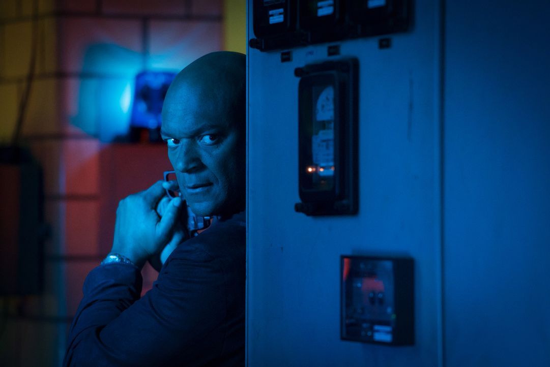 Sands (Colin Salmon) ist noch immer auf freiem Fuß. Doch Brian und Rebecca versuchen alles, um ihn hinter Schloss und Riegel zu bringen. Doch mit Er... - Bildquelle: David M. Russell 2016 CBS Broadcasting, Inc. All Rights Reserved