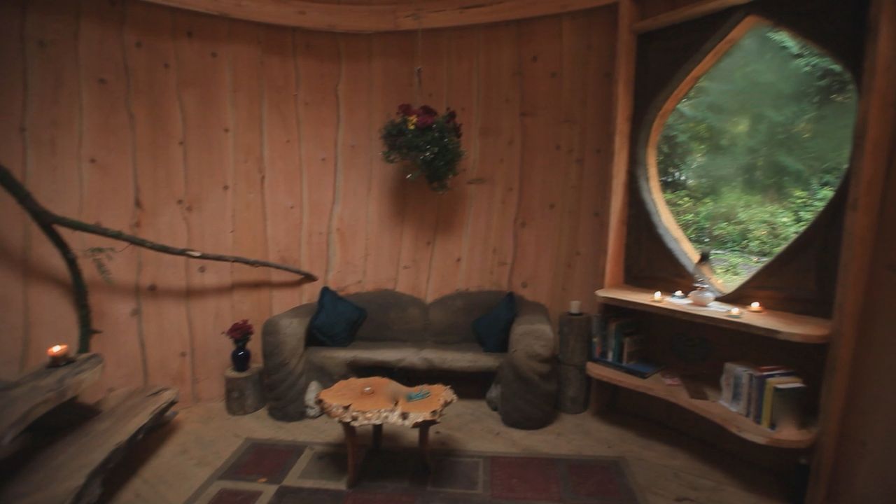 Das etwas andere Haus mit runden Zimmern ... - Bildquelle: 2015,DIY Network/Scripps Networks, LLC. All Rights Reserved