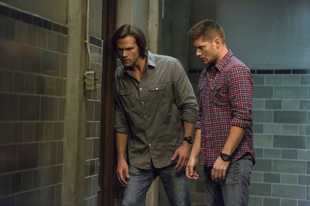 Sam (Jared Padalecki, l.) und Dean (Jensen Ackles, r.) müssen sich schließlich nicht nur mit der Bedrohung durch Amara auseinandersetzen, sondern si... - Bildquelle: 2014 Warner Brothers