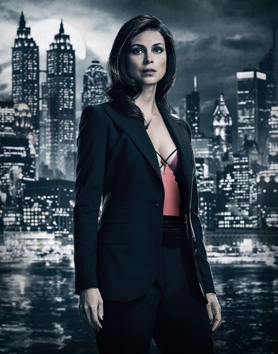 (4. Staffel) - Wird Leslie (Morena Baccarin) in den Kampf um Gotham City hineingezogen? - Bildquelle: 2017 Warner Bros.
