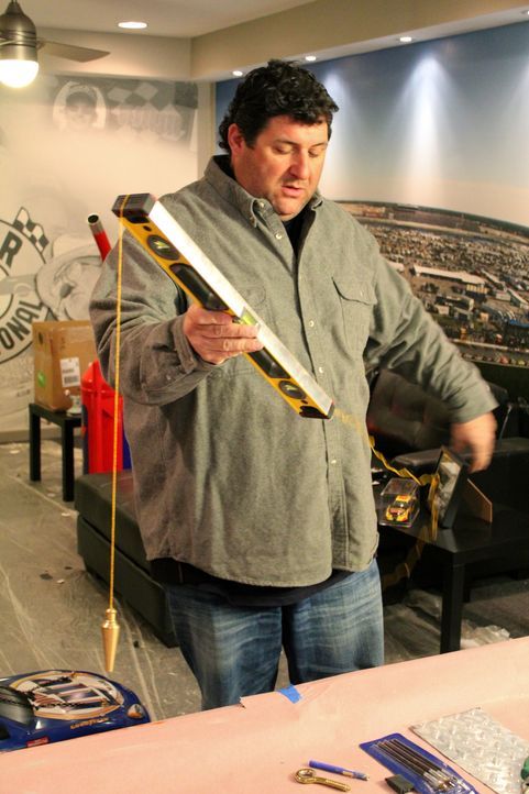 (7. Staffel) - Ex-NFL-Profi Tony Siragusa eilt zu Hilfe, wenn Männer sich ihren Traum vom eigenen "Man Cave" verwirklichen wollen ... - Bildquelle: Nathan Frye 2011, DIY Network/Scripps Networks, LLC.  All Rights Reserved.