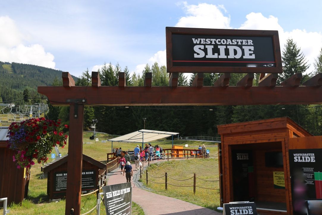 Dieses Mal sucht Bert Kreischer den Nervenkitzel in der Whistler Blackcomb's Family Adventure Zone in den Bergen Kanadas ... - Bildquelle: 2015,The Travel Channel, L.L.C. All Rights Reserved