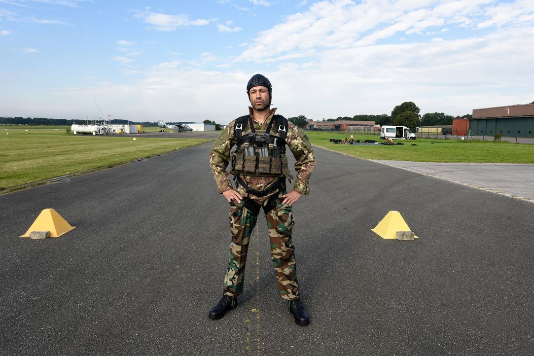 Hart, Härter, Elitesoldaten: Für seine Wissens-Show lernt Evil Jared Hasselhoff den Alltag einer Spezialeinheit der Bundeswehr kennen - inklusive Sp... - Bildquelle: Uwe Ernst ProSieben MAXX