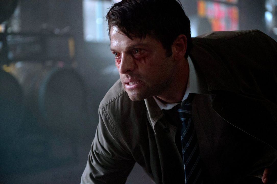 Castiel (Misha Collins) bekommt die ersten Auswirkungen von Rowenas Fluch zu spüren, der ihn immer mehr zu einer Bestie werden lässt ... - Bildquelle: 2014 Warner Brothers