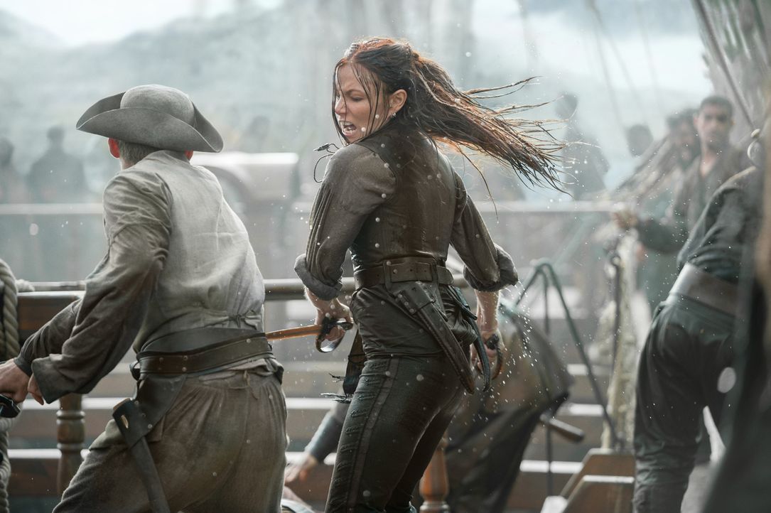 Steht im Kampf keinem Mann was nach: Anne Bonny (Clara Paget) ... - Bildquelle: David Bloomer 2016 Starz Entertainment, LLC. All Rights Reserved