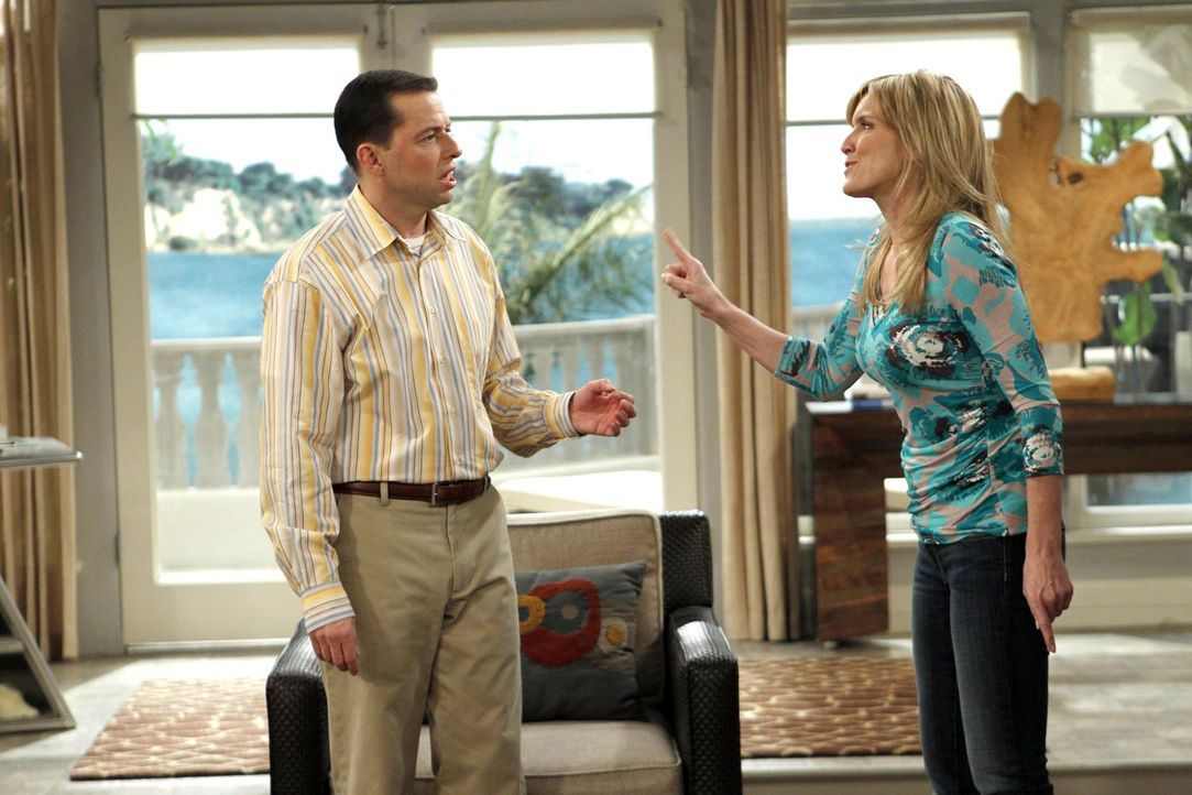 Geraten wegen der Kinder in Streit: Alan (Jon Cryer, l.) und Lindsey (Courtney Thorne-Smith, r.) ... - Bildquelle: Warner Brothers Entertainment Inc.