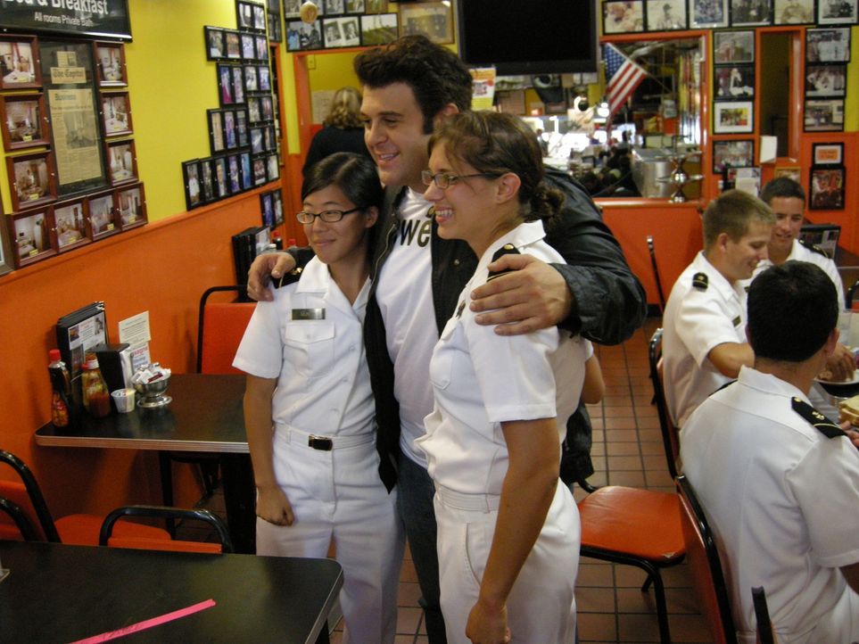 Adam Richman (M.) - Bildquelle: 2009, The Travel Channel, L.L.C.