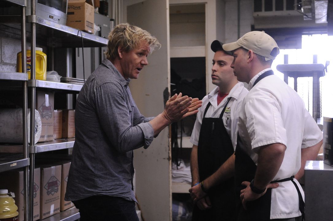 Kann Gordon Ramsay (l.) den Besitzern eines typischen Südstaaten-Restaurants helfen, ihr Lokal zu retten? - Bildquelle: Jeffrey Neira Fox Broadcasting.  All rights reserved.