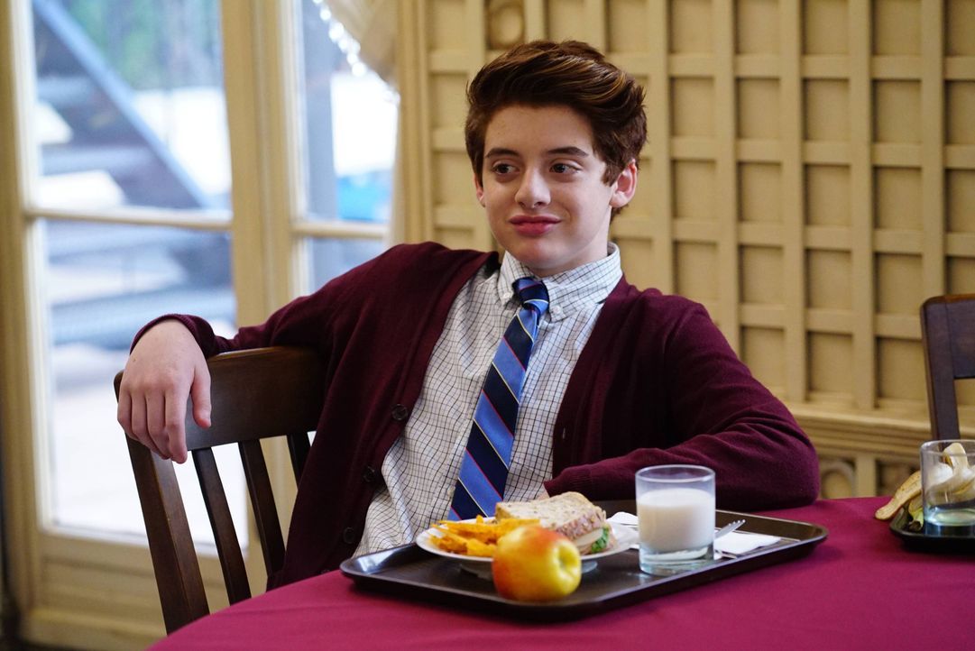 Die Anerkennung, die Chip (Thomas Barbusca) von seinen Kumpels erhält, genießt er in vollen Zügen. Endlich kann er mal den coolen Macker geben ... - Bildquelle: 2017 Fox and its related entities. All rights reserved.
