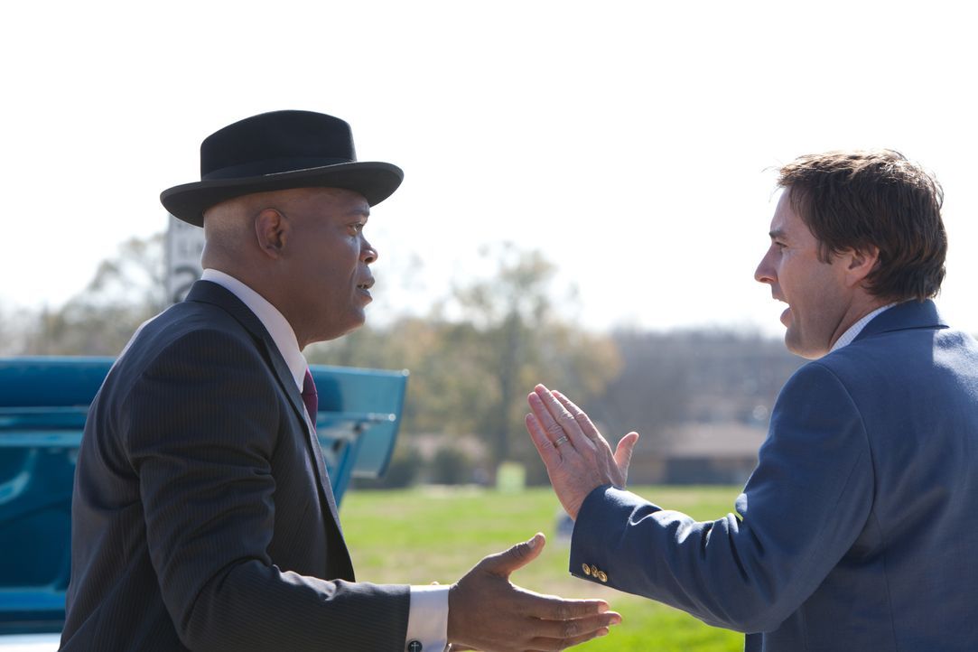 Eines Tages klingelt ein Fremder an der Tür, der sich als Richie (Samuel L. Jackson, l.) vorstellt. Er bittet John (Luke Wilson, r.) um Hilfe, sein... - Bildquelle: Alicia Gbur 2012 Twentieth Century Fox Film Corporation. All rights reserved. Not for sale or duplication.
