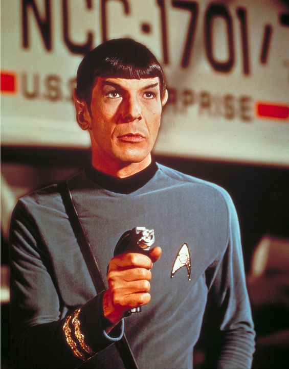 Cmdr. Spock (Leonard Nimoy) kommt als Wissenschaftsoffizier gerade noch rechtzeitig auf die Enterprise … - Bildquelle: Paramount Pictures