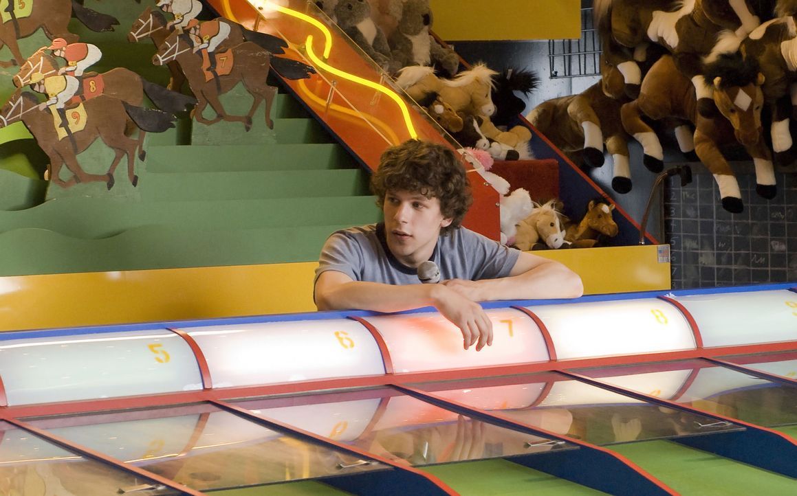 James Brennan (Jesse Eisenberg) freut sich auf seinen Europatrip. Doch dann können seine Eltern die Reise nicht mehr finanzieren. Und so nimmt James... - Bildquelle: Miramax Films. All rights reserved